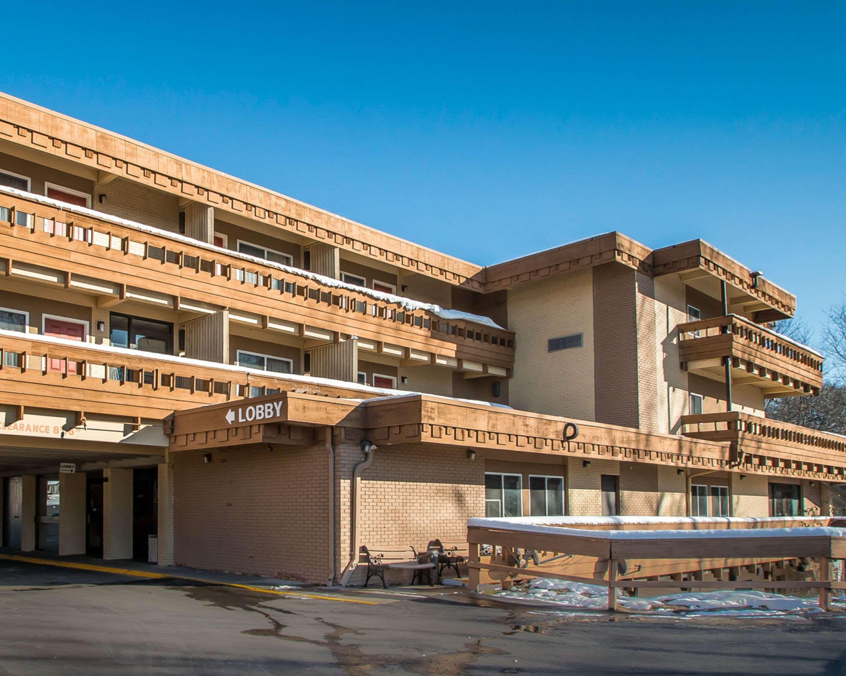 Quality Inn East Dubuque Exterior photo