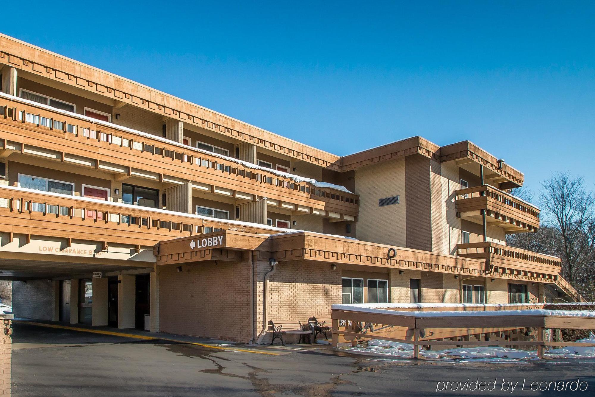 Quality Inn East Dubuque Exterior photo