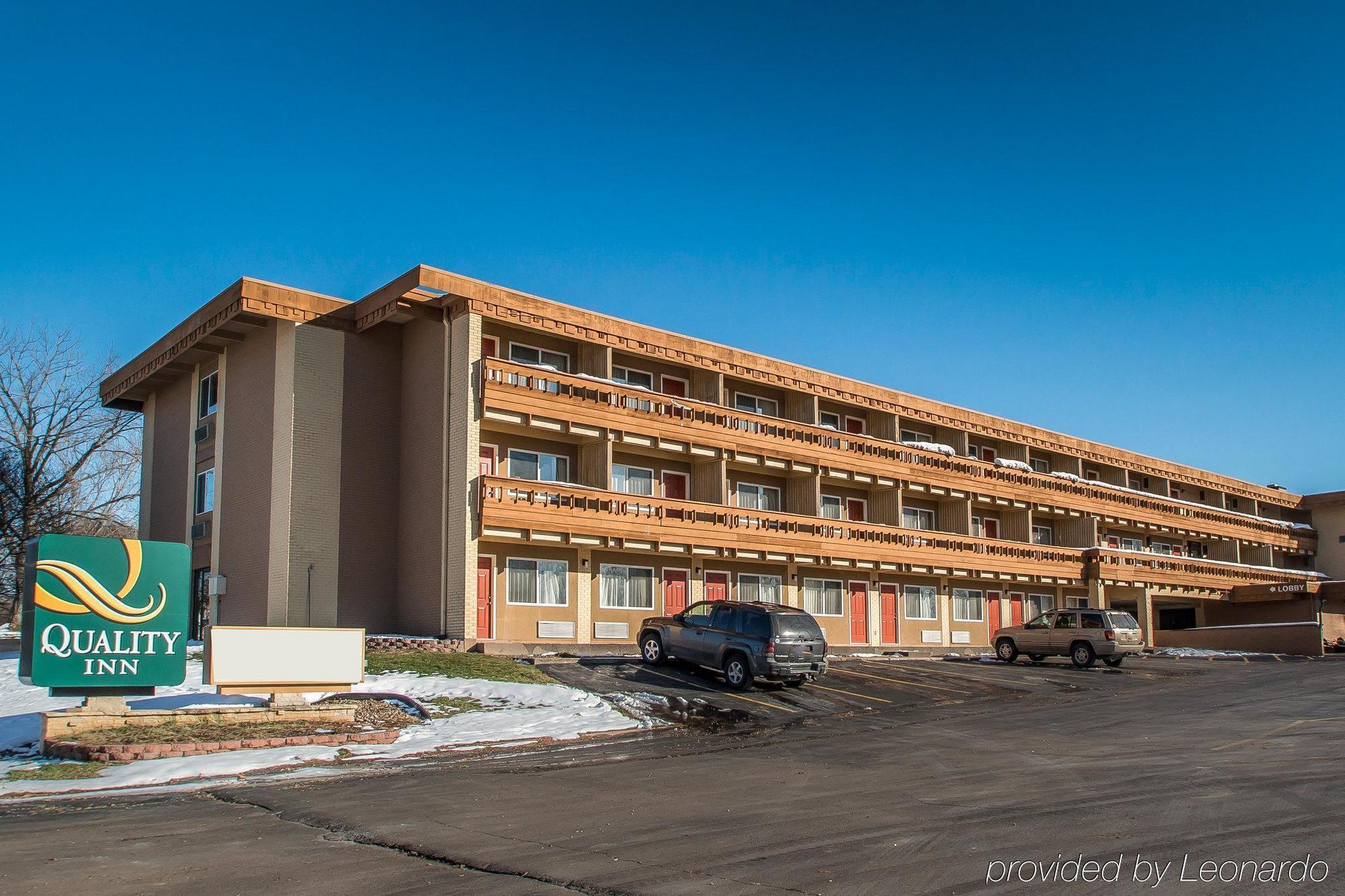 Quality Inn East Dubuque Exterior photo